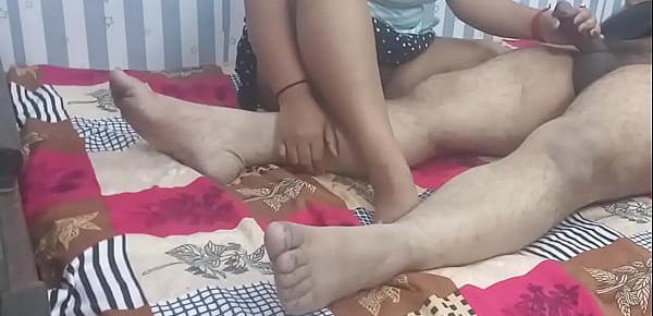  Hidden camera caught | Indian doctor is having sex with his patient